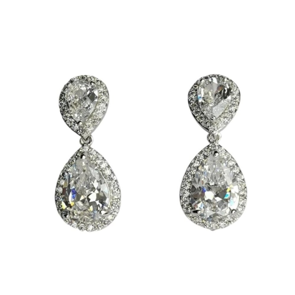 Gala CZ drops Earrings 14k white gold overlay 🆕
